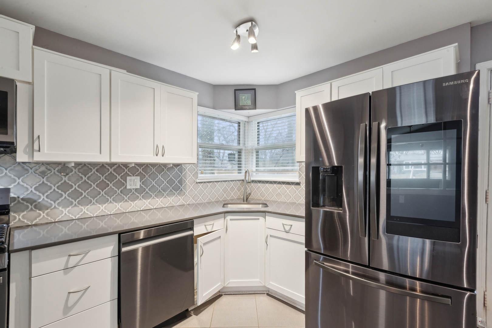 244 Glendale Road Glenview, IL 60025 - Photo 3 of 20