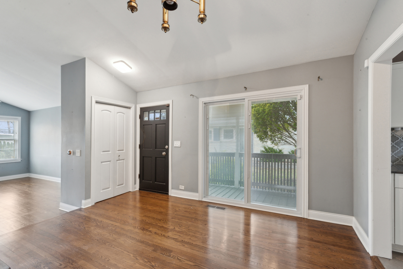 244 Glendale Road Glenview, IL 60025 - Photo 7 of 20