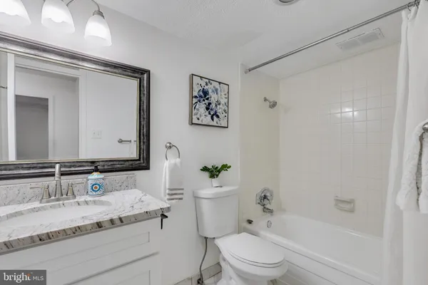 $279,900 | 2030 North Adams Street, Unit 303, Arlington, VA 22201