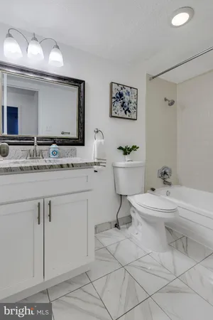 $279,900 | 2030 North Adams Street, Unit 303, Arlington, VA 22201