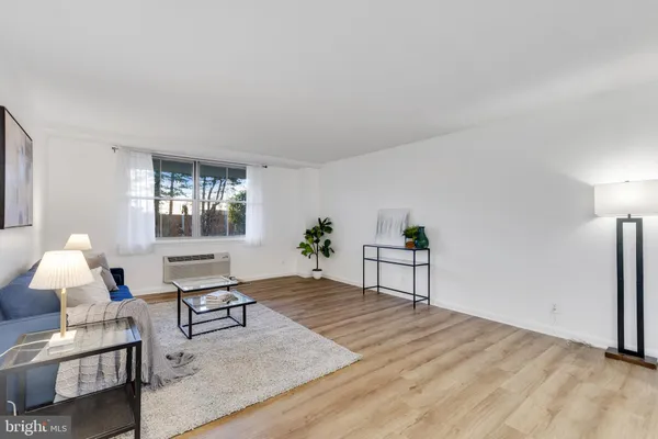 $279,900 | 2030 North Adams Street, Unit 303, Arlington, VA 22201