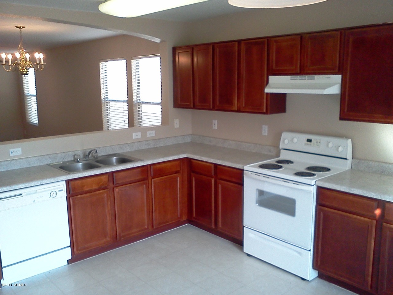 2413 West Romley Road Phoenix, AZ 85041 - Photo 4 of 16 Kitchen