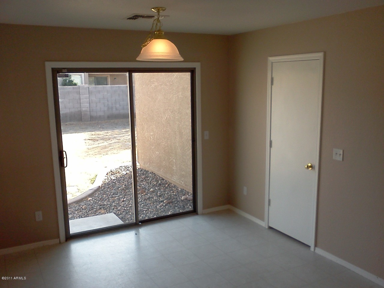 2413 West Romley Road Phoenix, AZ 85041 - Photo 6 of 16 Kitchen/Dining Area
