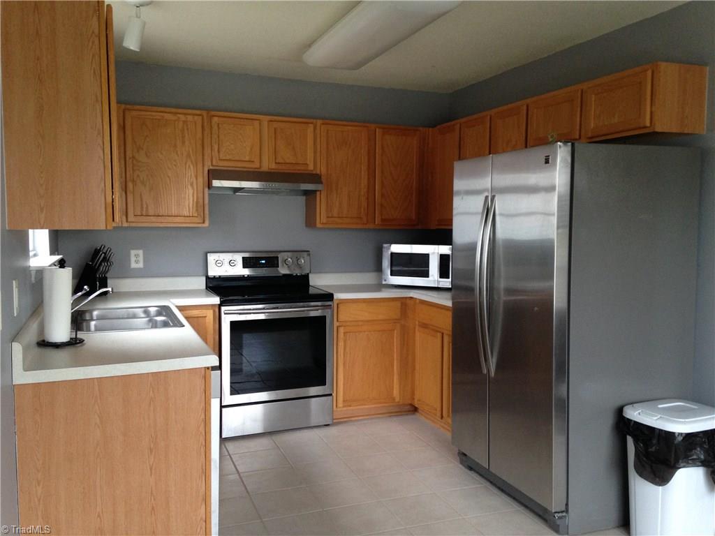 5504 Jason Road Greensboro, NC 27405 - Photo 2 of 10 New appliances, new tile flooring