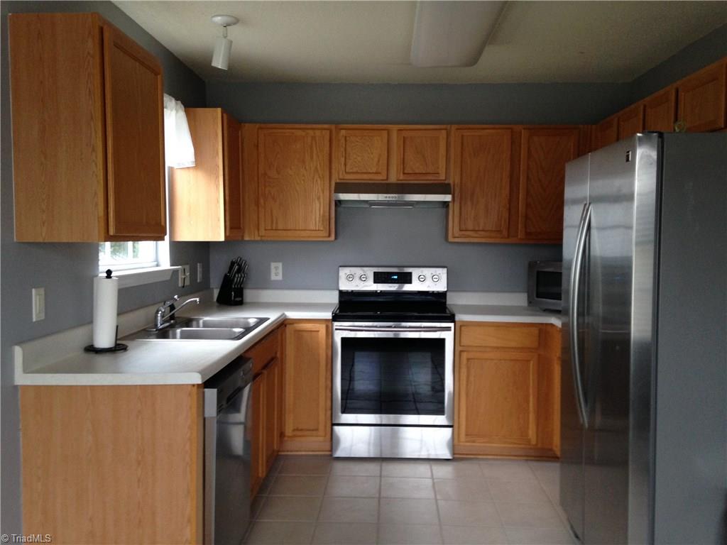 5504 Jason Road Greensboro, NC 27405 - Photo 4 of 10 Gallery Image 4