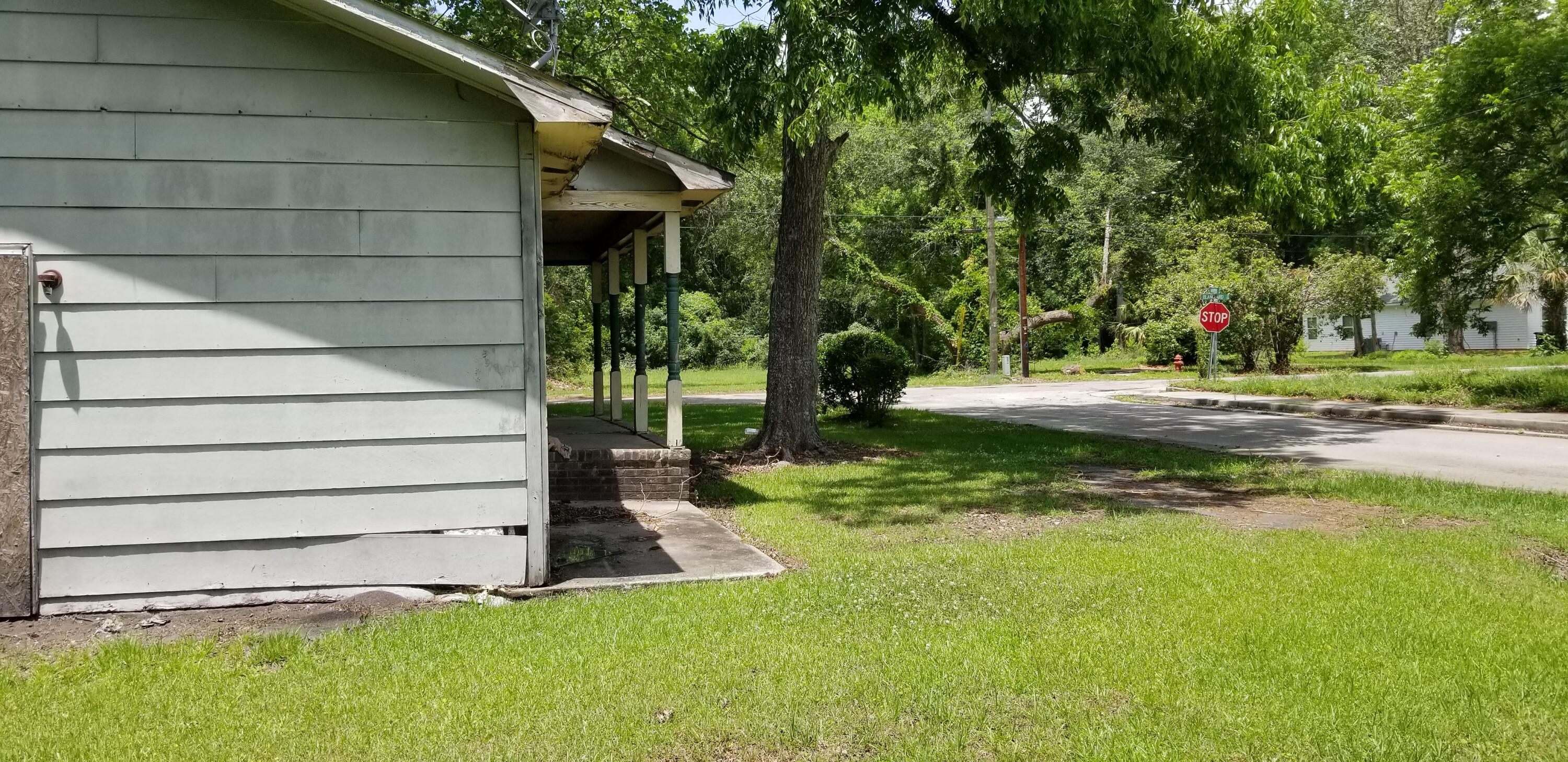102 Harper Street Walterboro, SC 29488 - Photo 2 of 6 20260527_124405