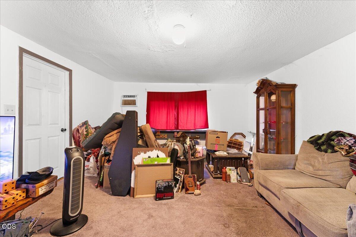 10483 Blackwell Road Central Point, OR 97502 - Photo 14 of 19 Gallery Image 14