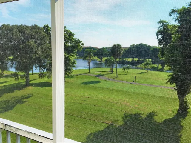 $1,800 | 551 Southwest 135th Avenue, Unit 405B, Pembroke Pines, FL 33027