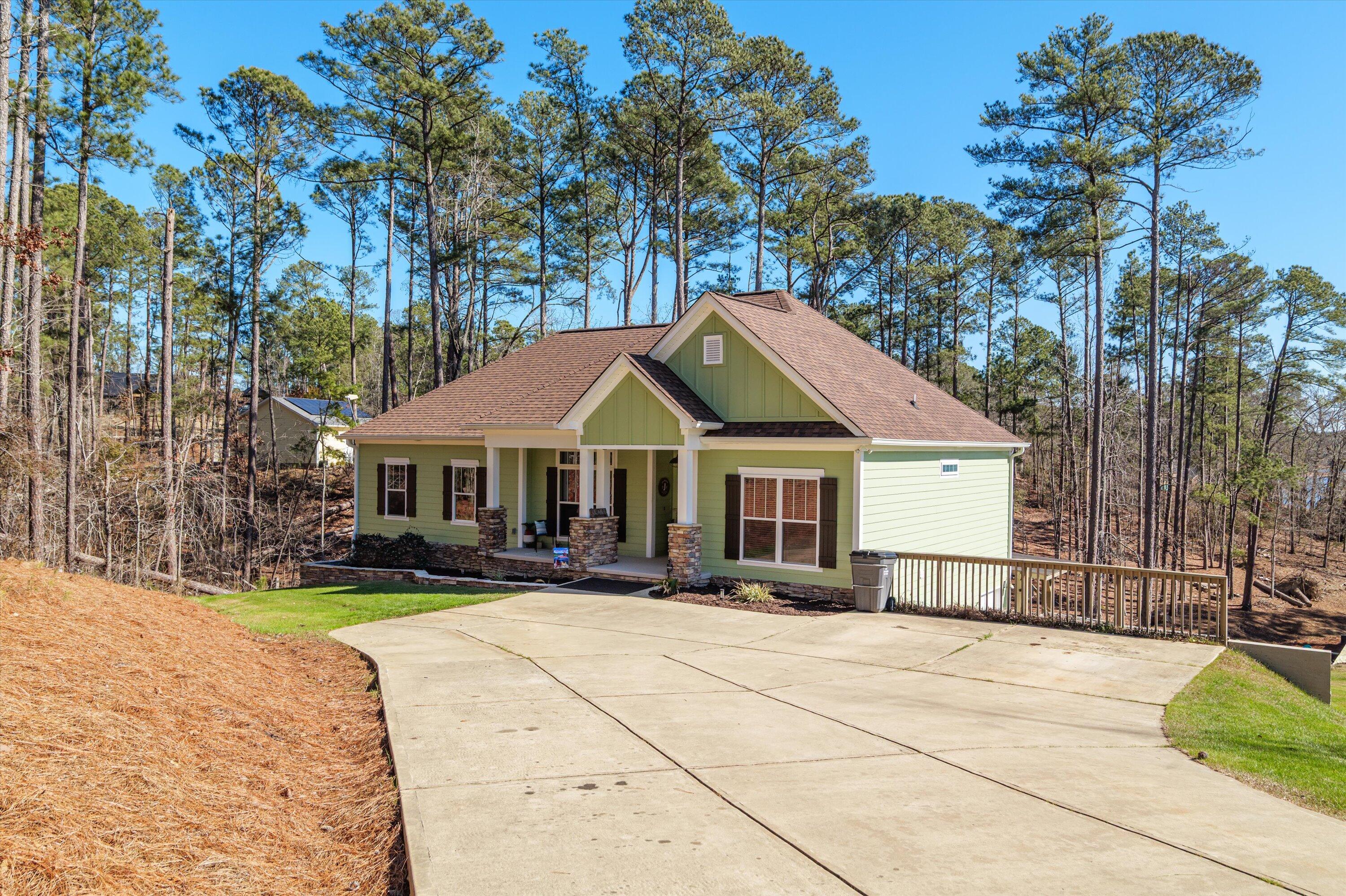 137 Memorial Drive McCormick, SC 29835 - Photo 2 of 78 002-P1719321
