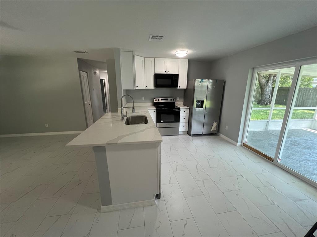 4674 Lighthouse Circle Orlando, FL 32808 - Photo 5 of 19