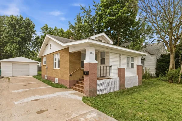 $78,500 | 1901 West Grand Avenue, Decatur, IL 62522