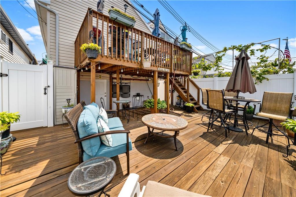 73 Bartlett Place Brooklyn, NY 11229 - Photo 4 of 14 a view of a chairs and tables in patio
