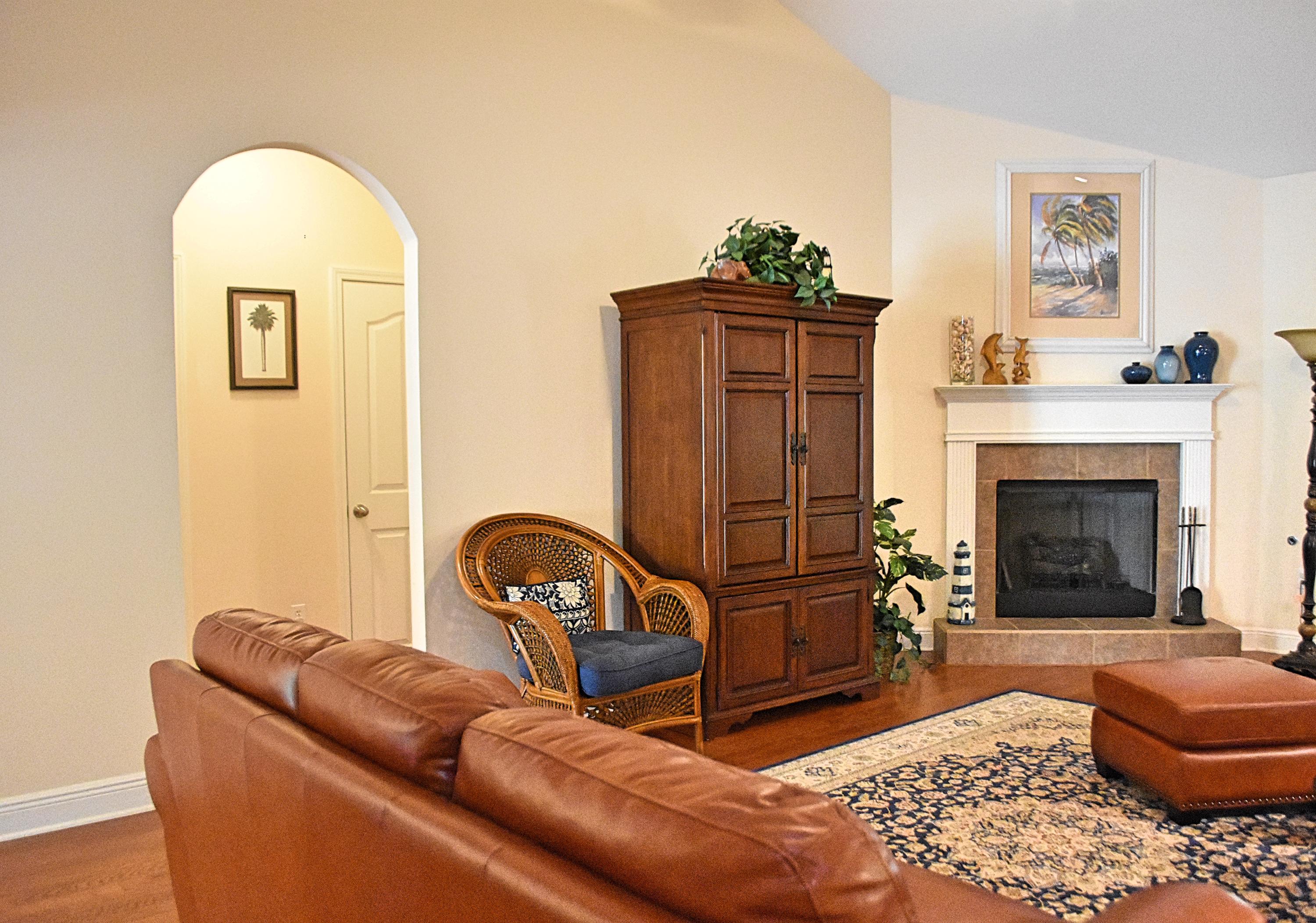 47 Rhapsody Street Freeport, FL 32439 - Photo 14 of 51 Family Room_2