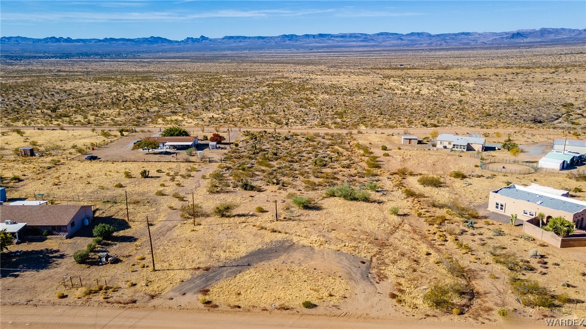 4637 Smoketree Road Golden Valley, AZ 86413 - Photo 3 of 18