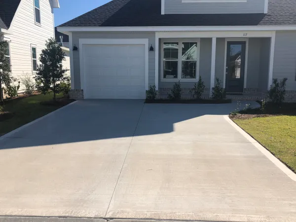 a view of back yard of the house