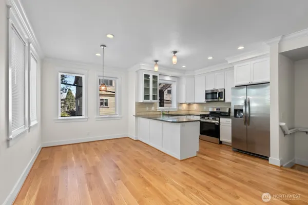 $5,500 | 12 West Etruria Street, Unit C, Seattle, WA 98119