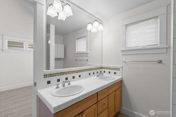 $5,500 | 12 West Etruria Street, Unit C, Seattle, WA 98119