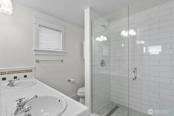 $5,500 | 12 West Etruria Street, Unit C, Seattle, WA 98119