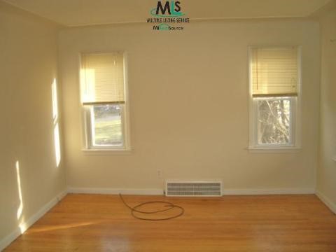 8035 Stephens Road Center Line, MI 48015 - Photo 4 of 12 174056-3.JPG