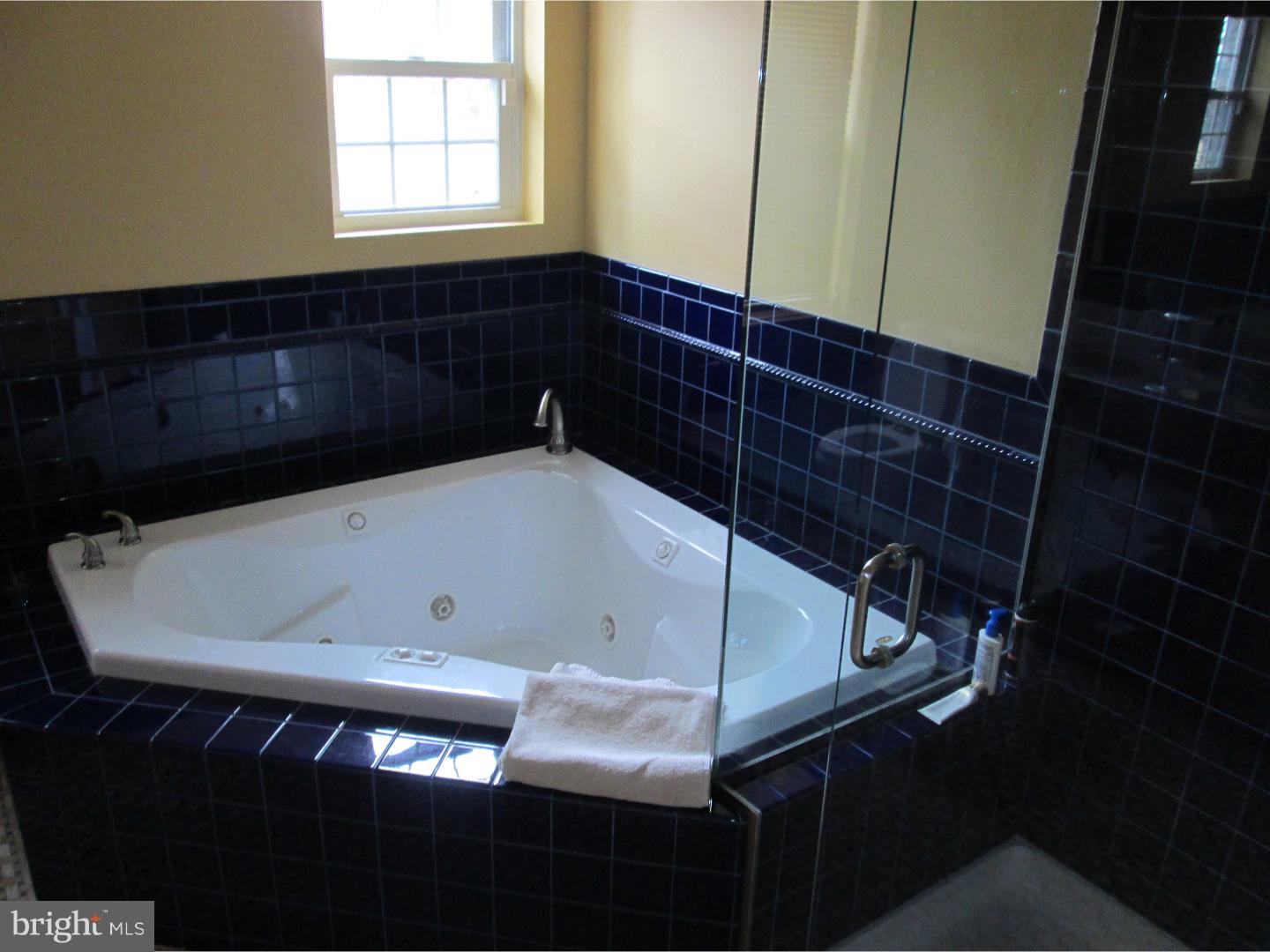 15132 Wayside Road Philadelphia, PA 19116 - Photo 17 of 23 Gallery Image 17