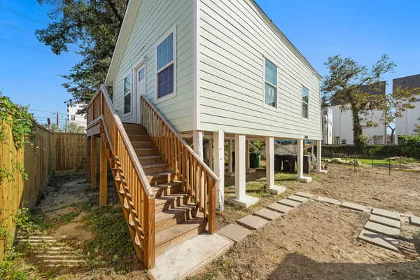 $1,450 | 1414 Shearn Street, Unit B, Houston, TX 77007