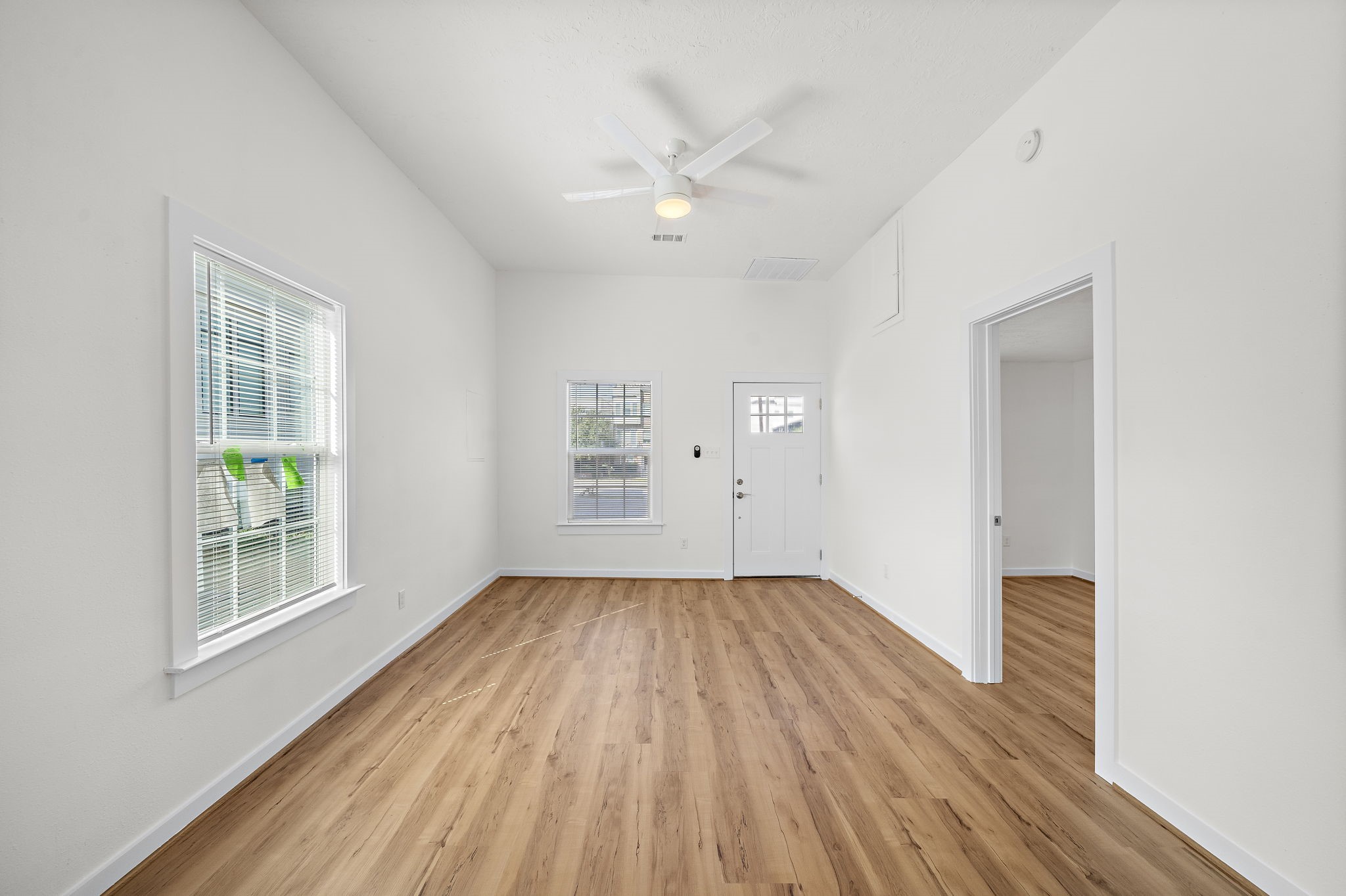 1414 Shearn Street, Unit B Houston, TX 77007 - Photo 4 of 10 Looking towards the front of the space. Doorway on right is the bedroom