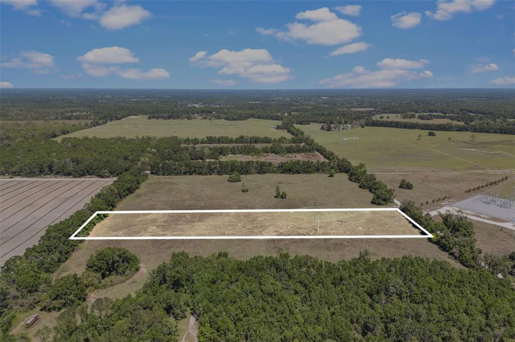872 Southwest Fry Avenue, Unit C Fort White, FL 32038 - Photo 2 of 14 a view of a terrace