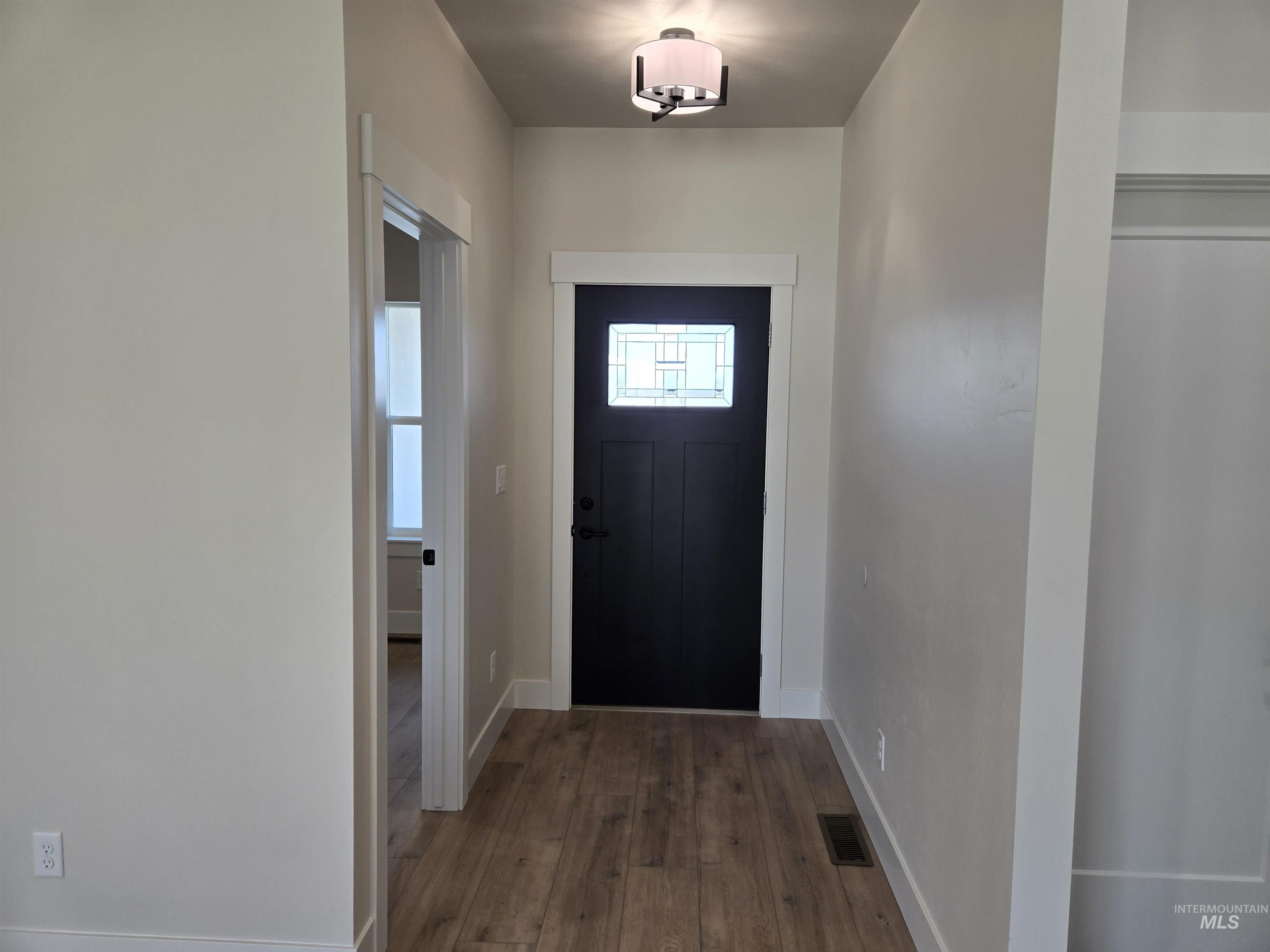 976 Canal Street Twin Falls, ID 83301 - Photo 3 of 27