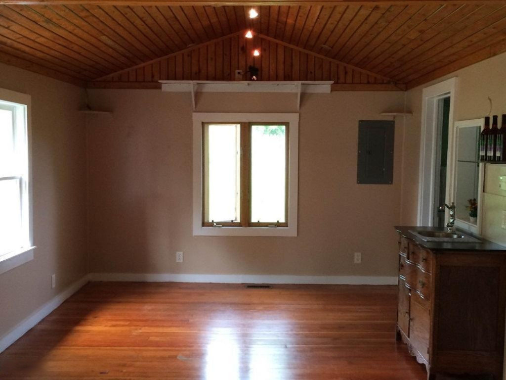 434 Wiley Road Douglas, MI 49406 - Photo 5 of 14 Dining Room