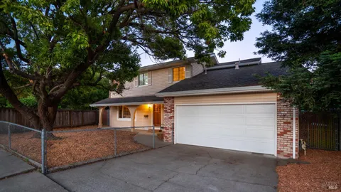 $875,000 | 1008 Samuel Drive, Petaluma, CA 94952