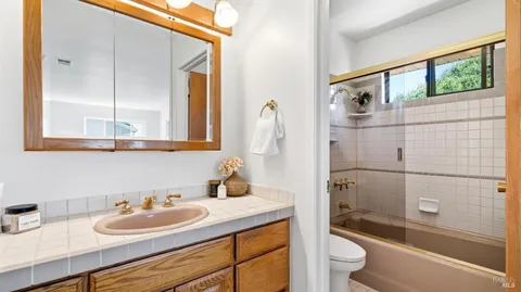 $875,000 | 1008 Samuel Drive, Petaluma, CA 94952