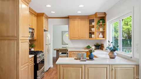 $875,000 | 1008 Samuel Drive, Petaluma, CA 94952