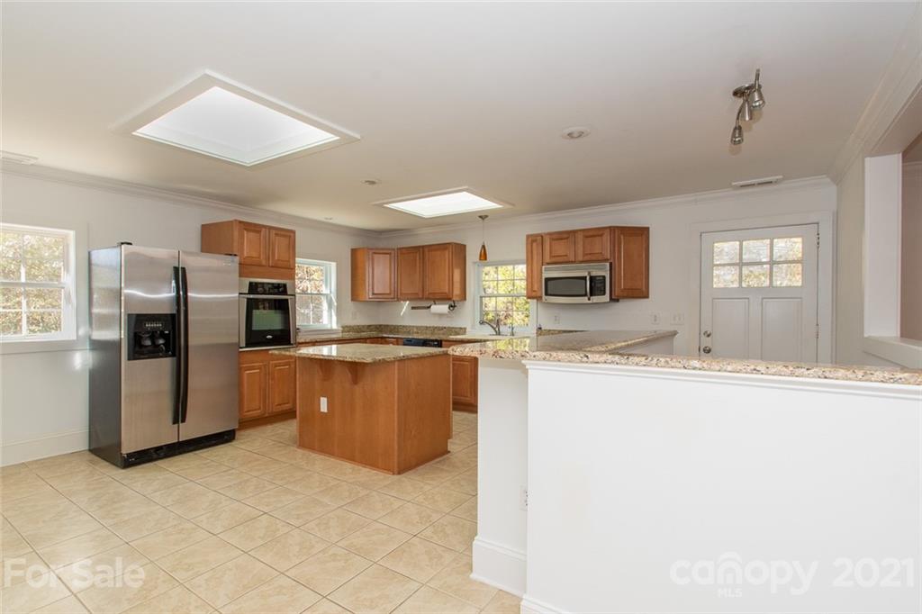 246 Pine Road Davidson, NC 28036 - Photo 6 of 33 Gallery Image 6