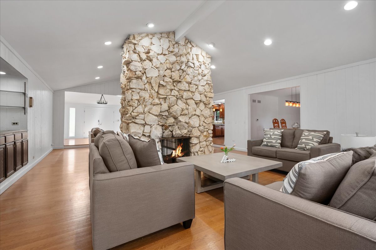 2821 Covert Road Glenview, IL 60025 - Photo 6 of 28