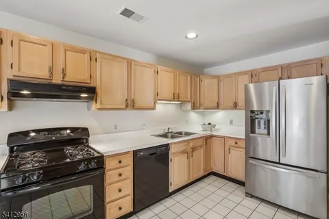 $560,000 | 2401 Decatur Court, Washington Township , NJ 07840