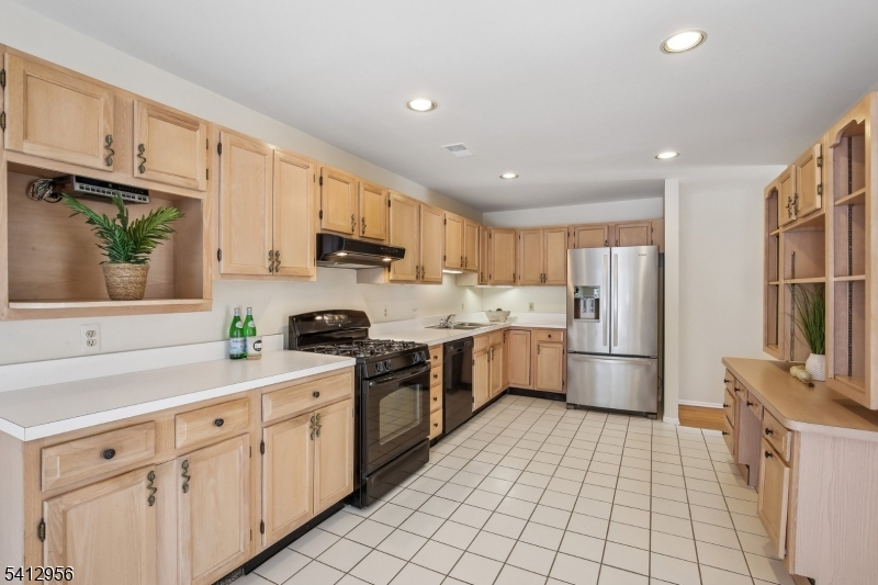 2401 Decatur Court Washington Township , NJ 07840 - Photo 13 of 45