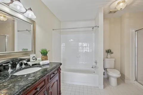 $560,000 | 2401 Decatur Court, Washington Township , NJ 07840