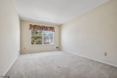 $560,000 | 2401 Decatur Court, Washington Township , NJ 07840