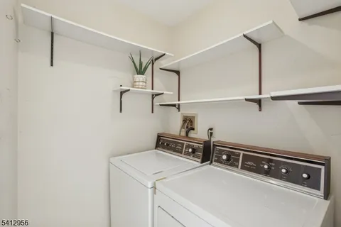 $560,000 | 2401 Decatur Court, Washington Township , NJ 07840