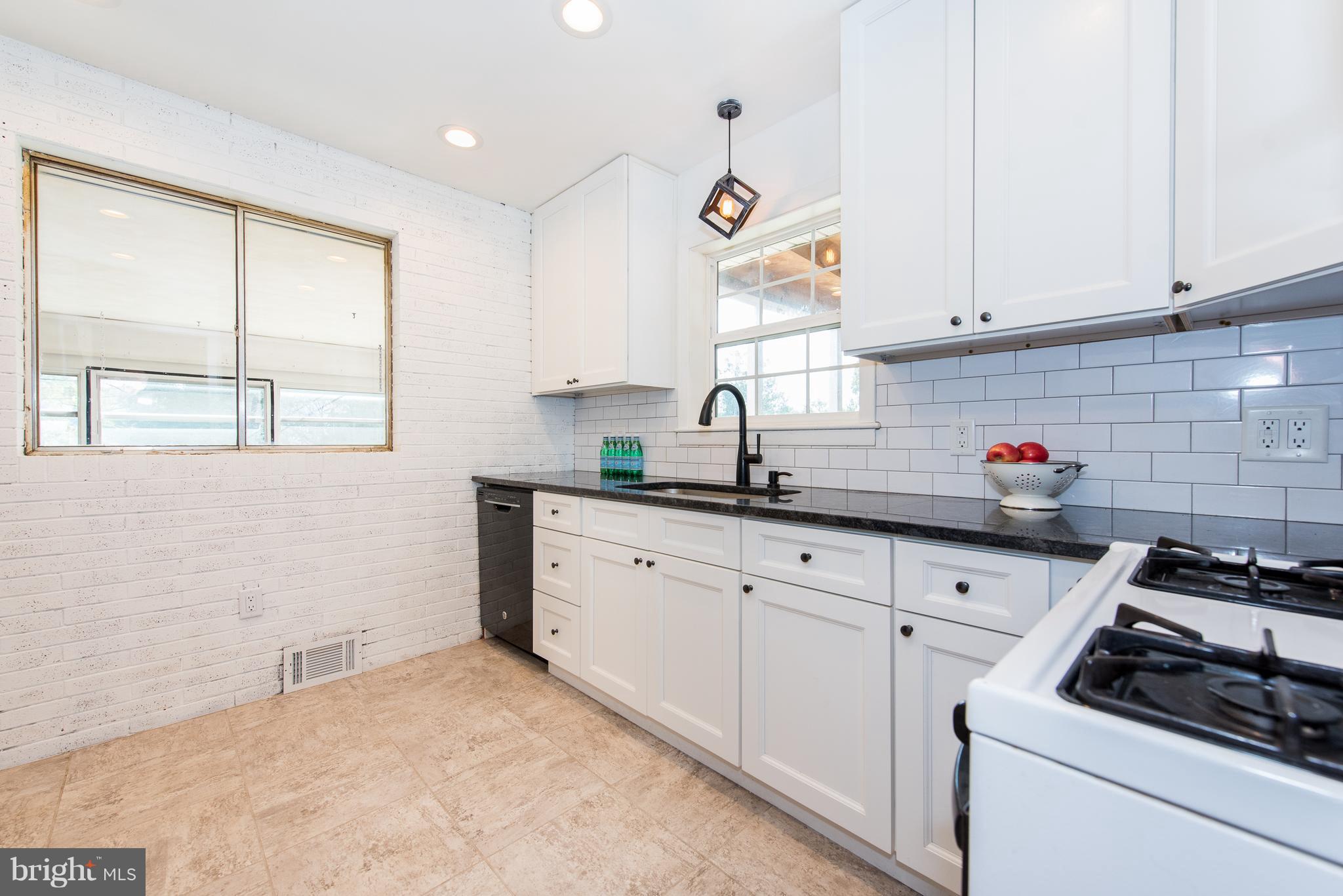 6047 Old Washington Road Elkridge, MD 21075 - Photo 11 of 33 Kitchen
