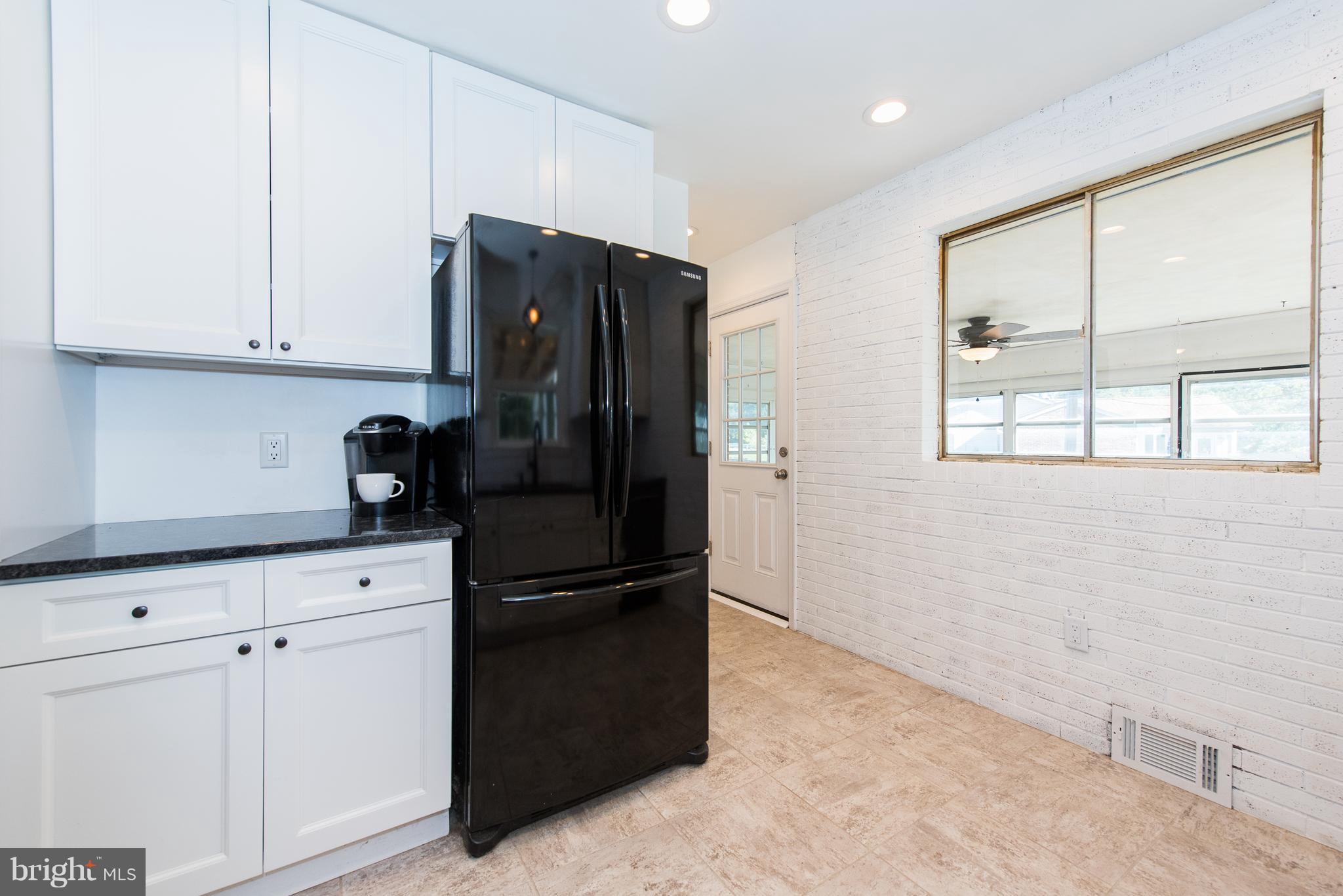 6047 Old Washington Road Elkridge, MD 21075 - Photo 12 of 33 Kitchen