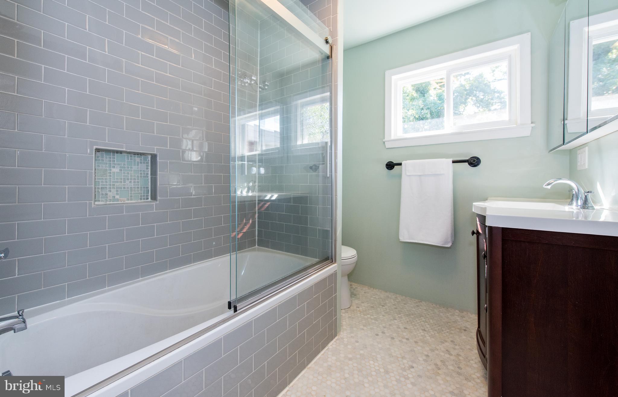 6047 Old Washington Road Elkridge, MD 21075 - Photo 21 of 33 Hall Bath