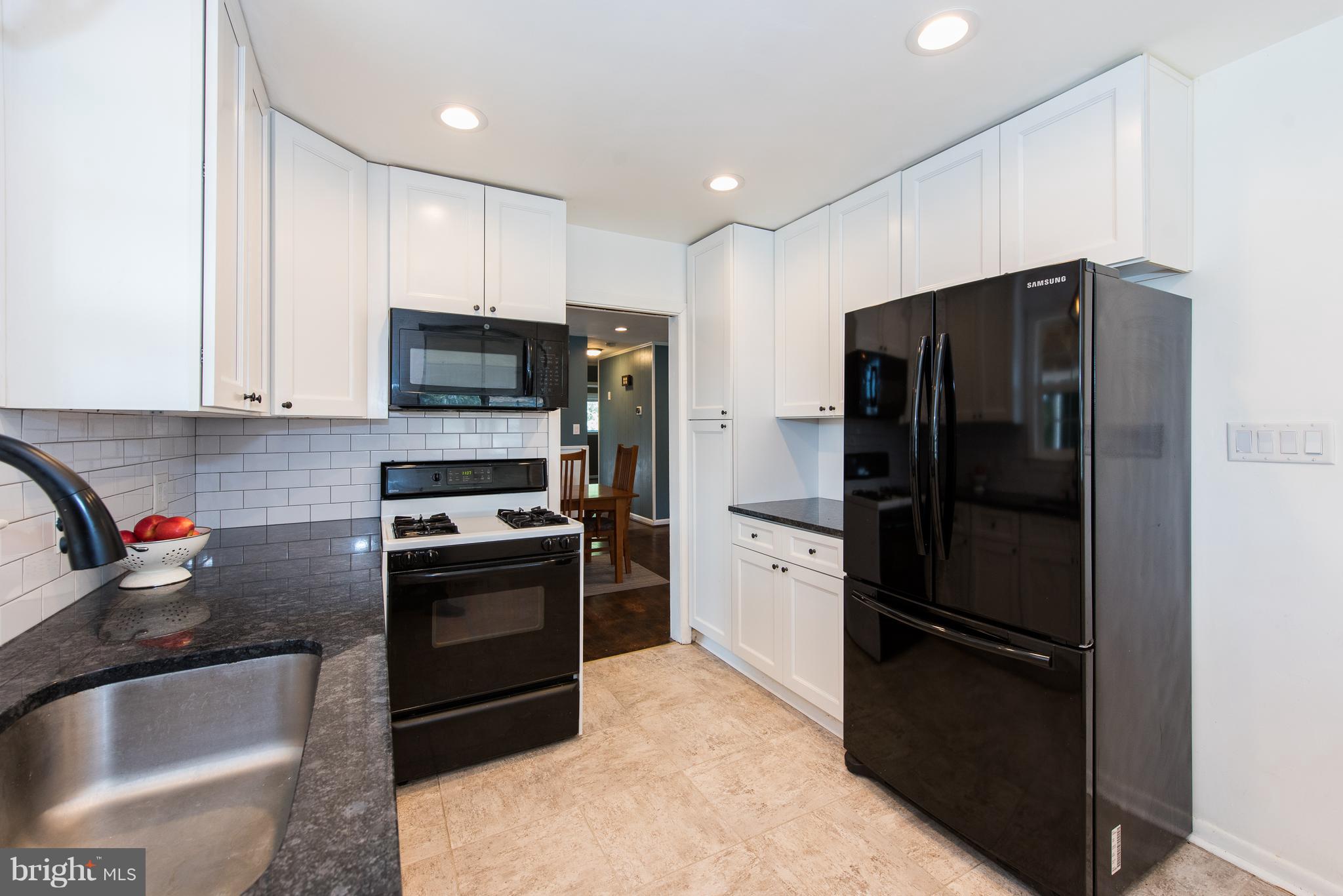 6047 Old Washington Road Elkridge, MD 21075 - Photo 9 of 33 Kitchen