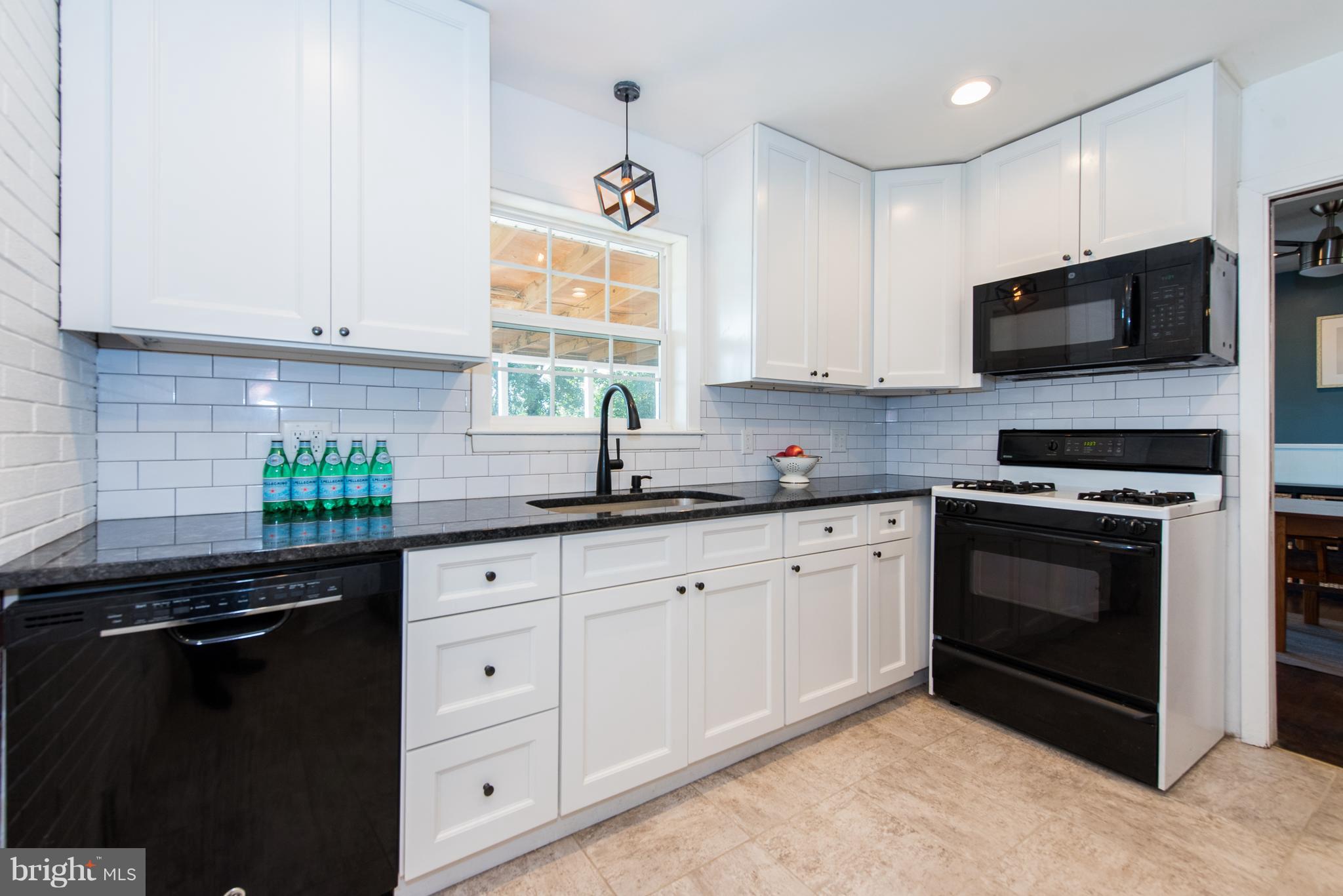6047 Old Washington Road Elkridge, MD 21075 - Photo 10 of 33 Kitchen
