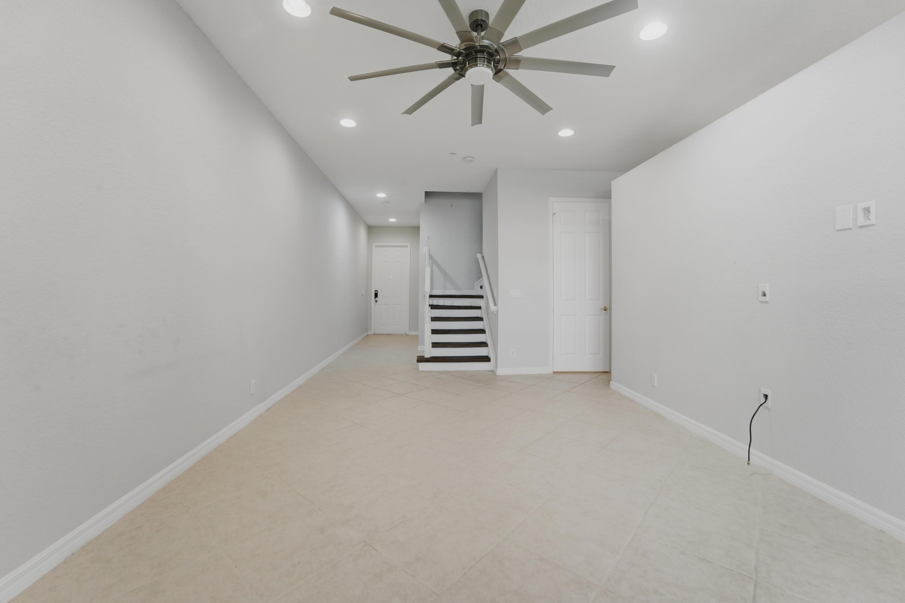 126 Lancaster Road Boynton Beach, FL 33426 - Photo 5 of 43 126_Lancaster_Road_Boynton_Beach_012