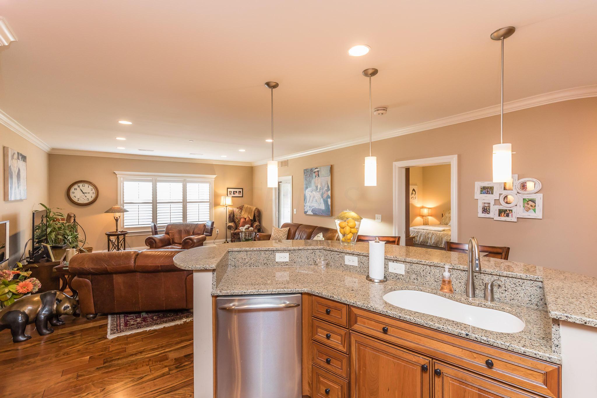3175 Tremont Road, Unit 312 Columbus, OH 43221 - Photo 12 of 30