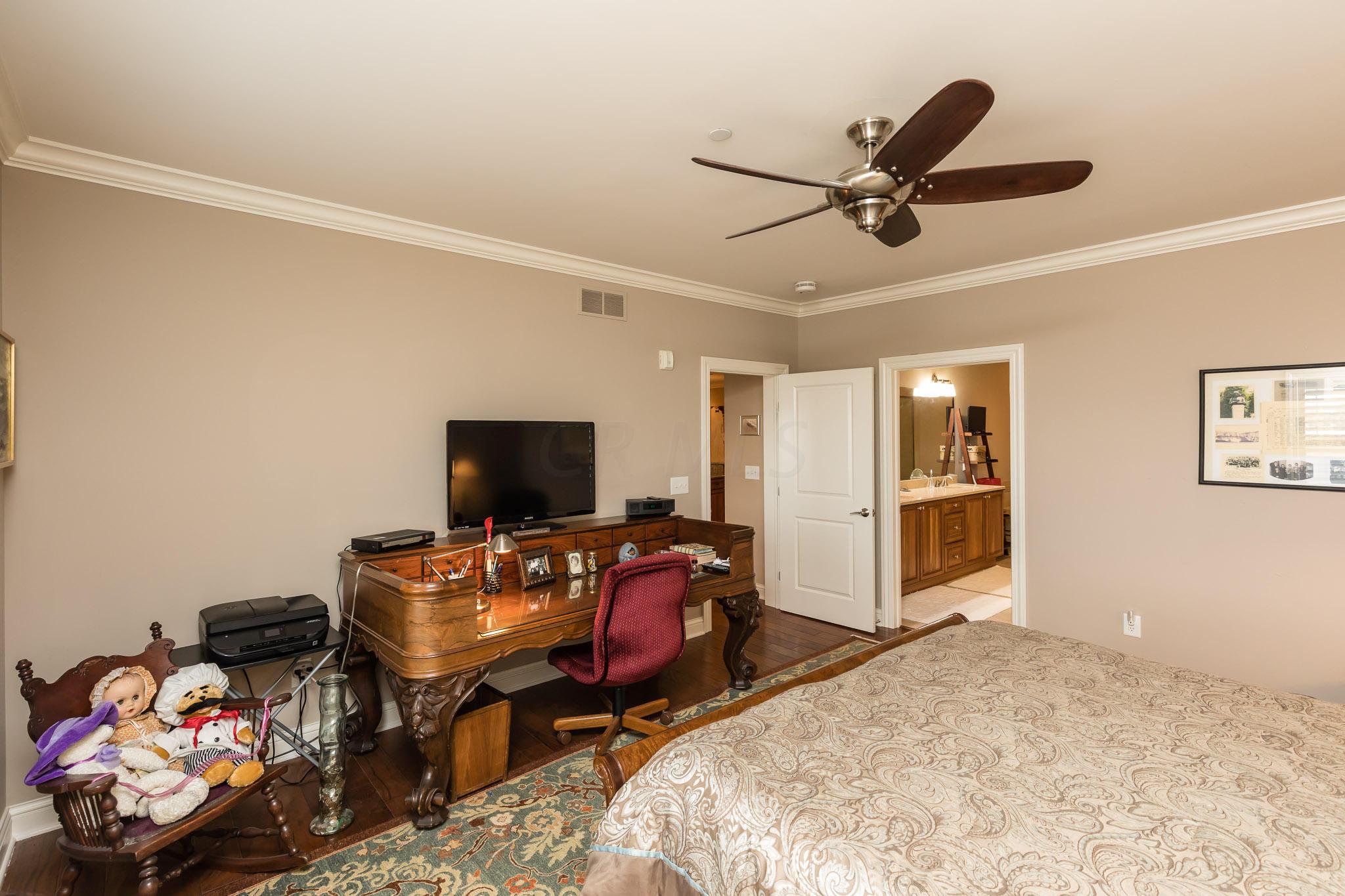 3175 Tremont Road, Unit 312 Columbus, OH 43221 - Photo 22 of 30