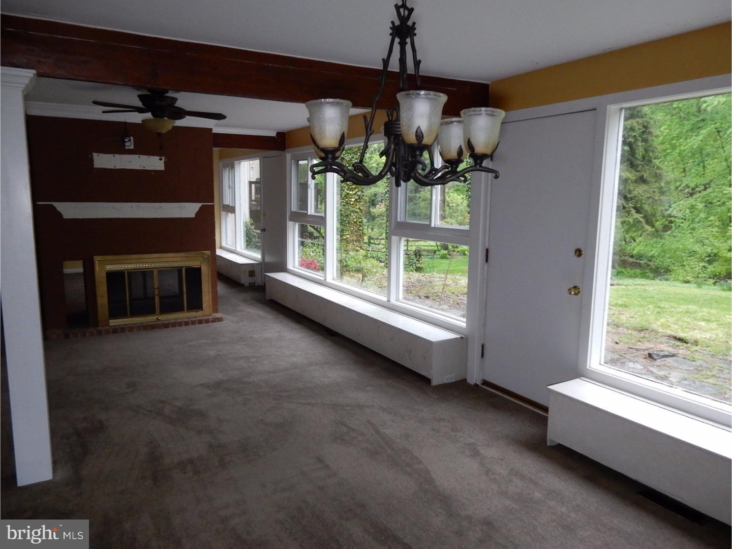 220 Gulph Creek Road Wayne, PA 19087 - Photo 8 of 24 Living Room