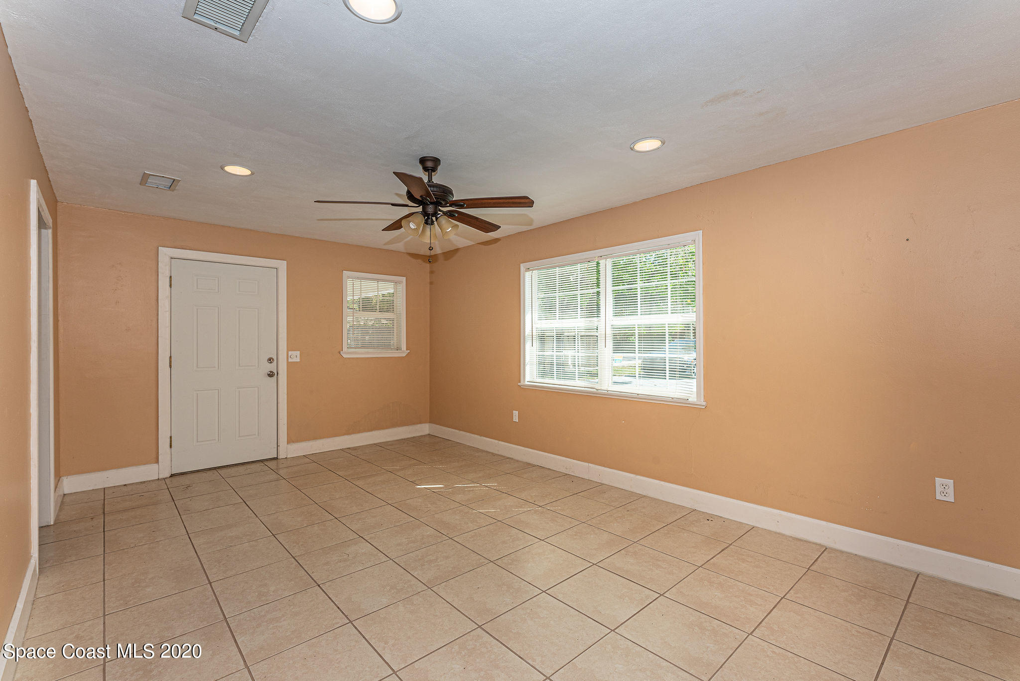 424 Rock Pit Road Titusville, FL 32796 - Photo 5 of 19 Living Dining Alt View