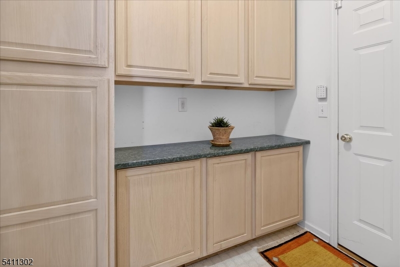 9 Winged Foot Court Skillman, NJ 08558 - Photo 9 of 35